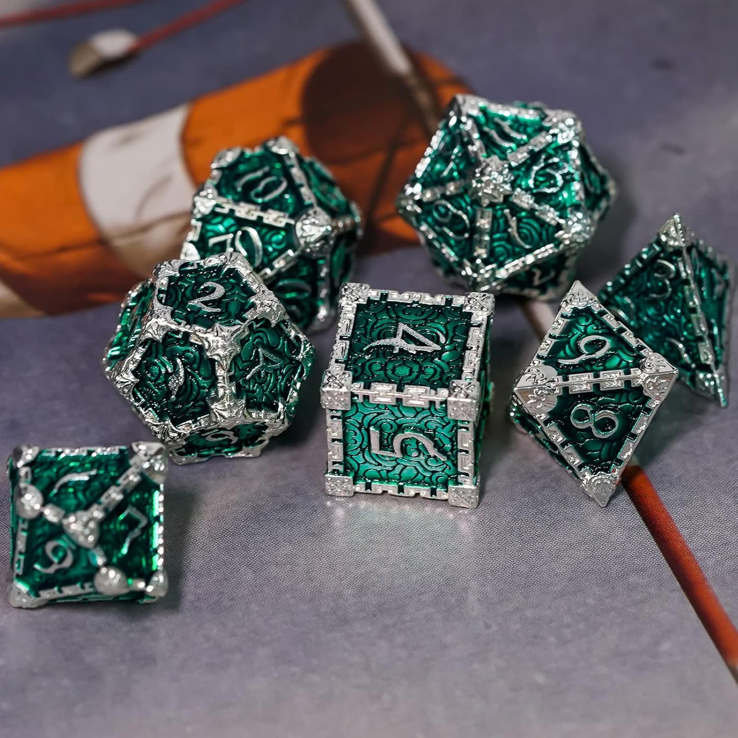 7 Pcs Metal Dice with Metal Box, Dagger Design Polyhedral DND Dice Set, for Role Playing Game D&D Dice Pathfinder (Silver Green)